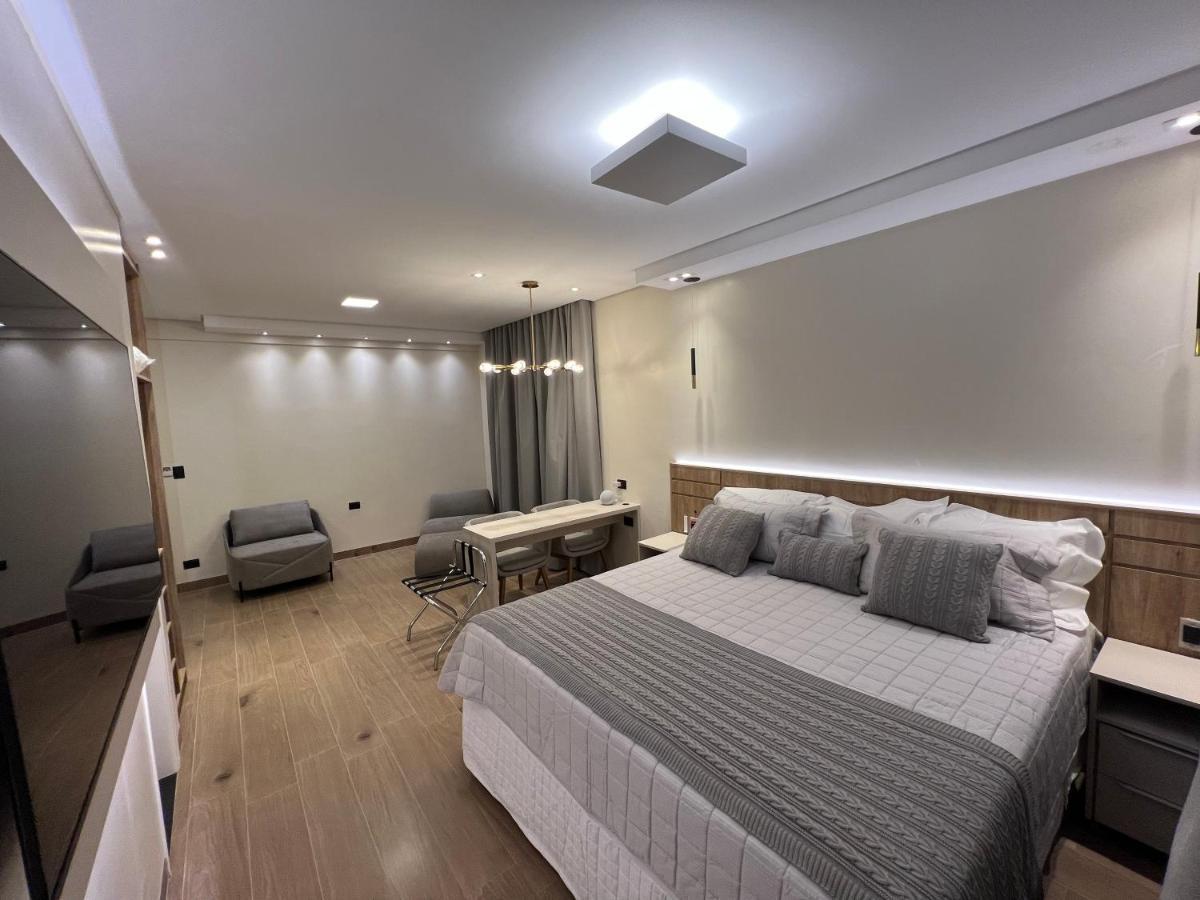 Onix Hotel Assis Bagian luar foto