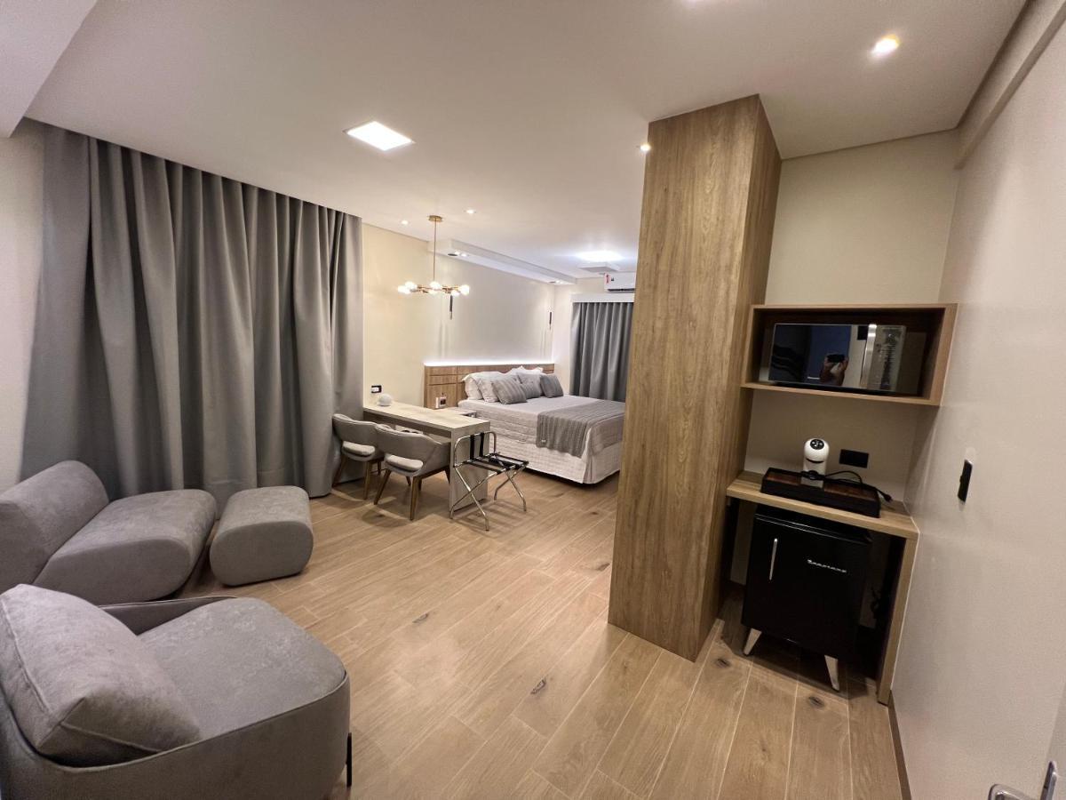 Onix Hotel Assis Bagian luar foto