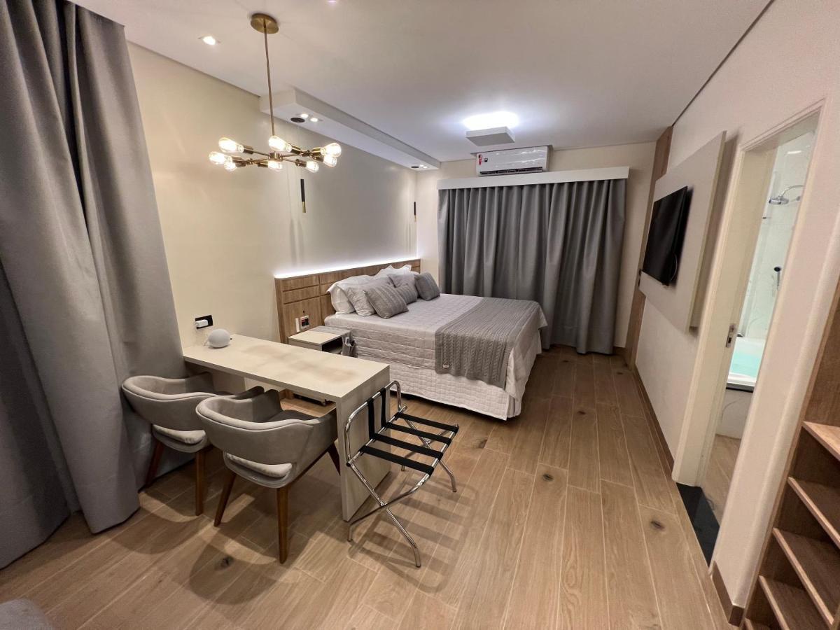Onix Hotel Assis Bagian luar foto