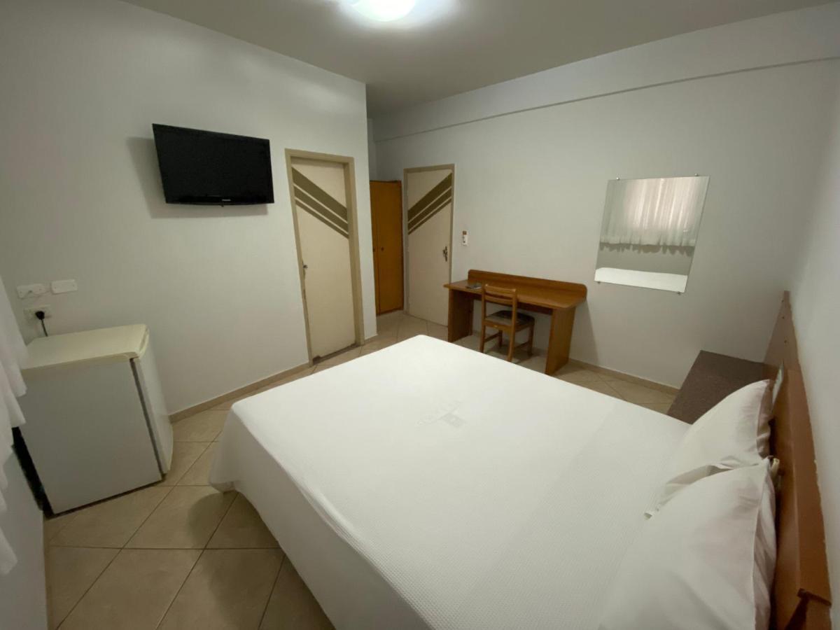 Onix Hotel Assis Bagian luar foto