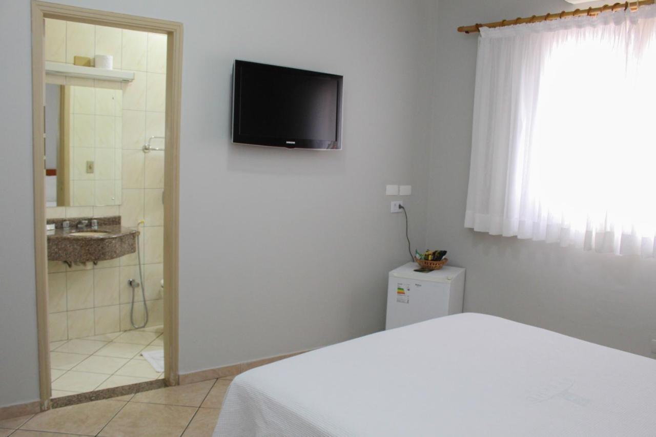 Onix Hotel Assis Bagian luar foto