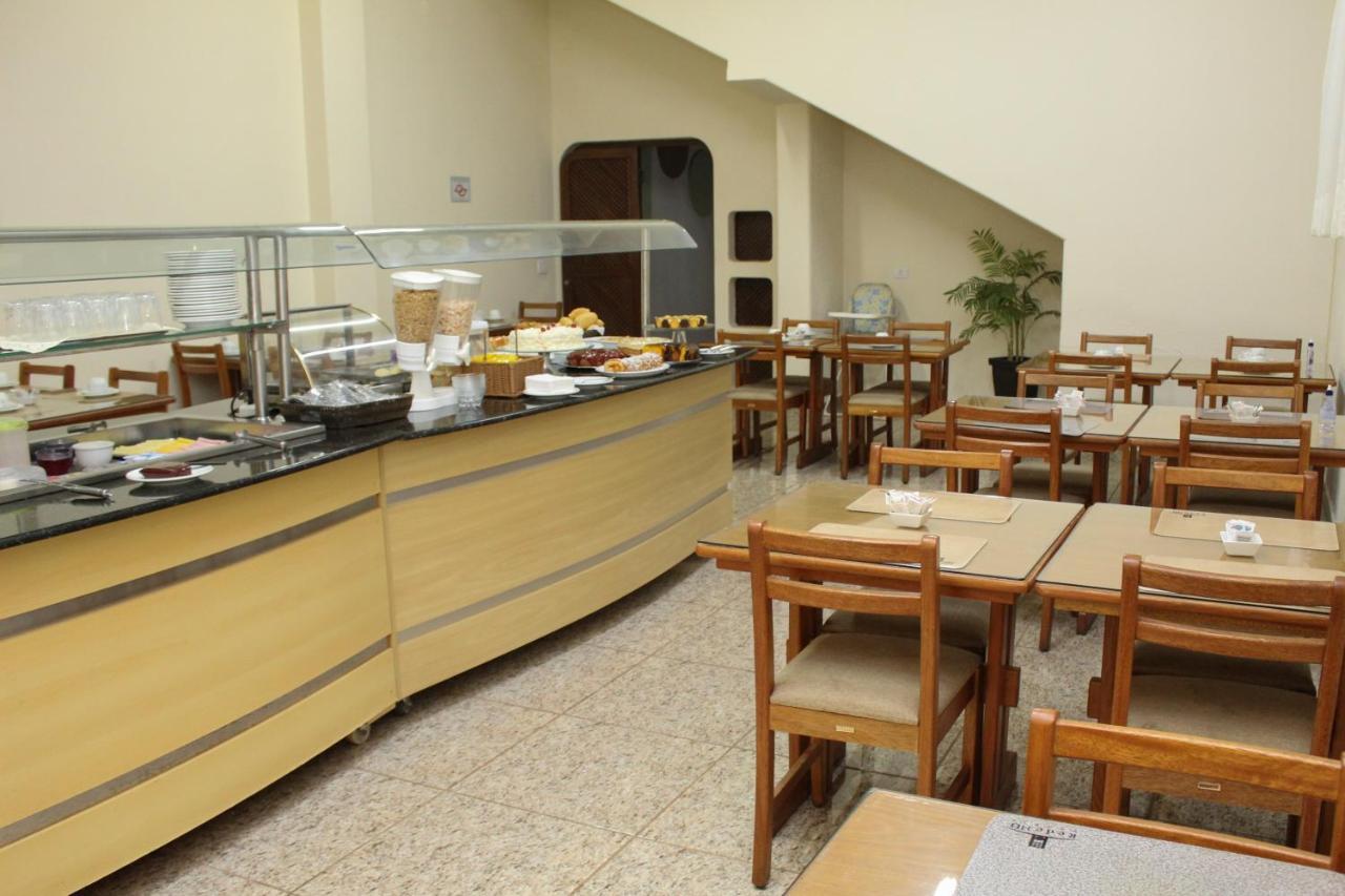 Onix Hotel Assis Bagian luar foto