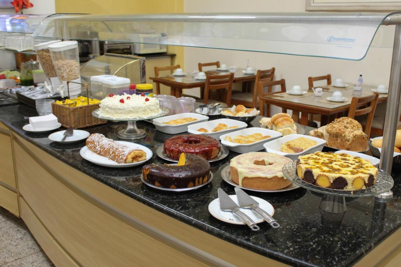 Onix Hotel Assis Bagian luar foto
