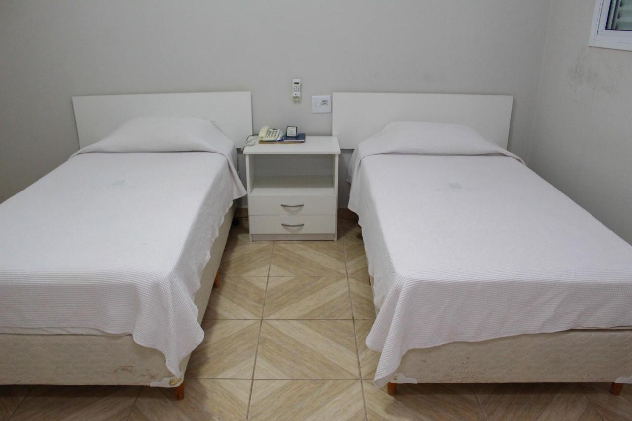 Onix Hotel Assis Bagian luar foto